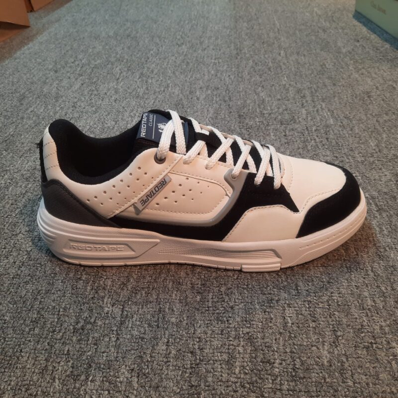 RT Light Sneaker black-White